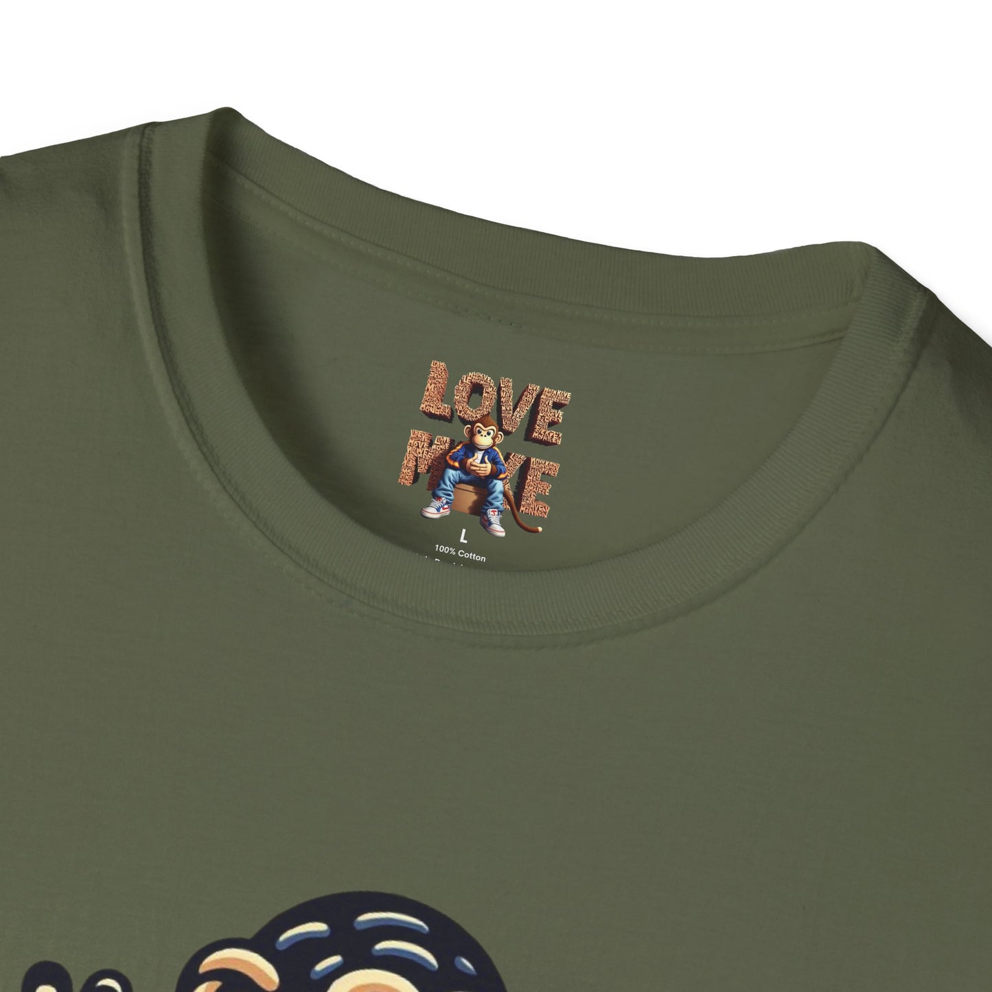 T-shirt - Funky & Stylish Love Monkey Design, Casual Wear for Trendy Fashion Lovers, Perfect Gift for Friends