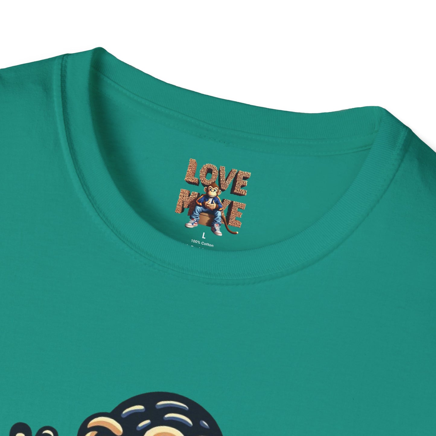 T-shirt - Funky & Stylish Love Monkey Design, Casual Wear for Trendy Fashion Lovers, Perfect Gift for Friends