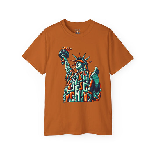 Retro 1970s Statue of Liberty Tee - Unisex Casual Wear T-Shirt - Iconic American Landmark Gift for All Ages