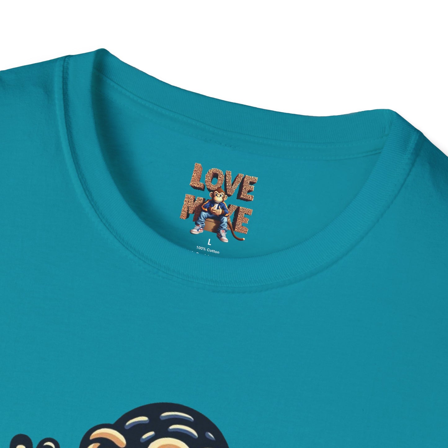 T-shirt - Funky & Stylish Love Monkey Design, Casual Wear for Trendy Fashion Lovers, Perfect Gift for Friends