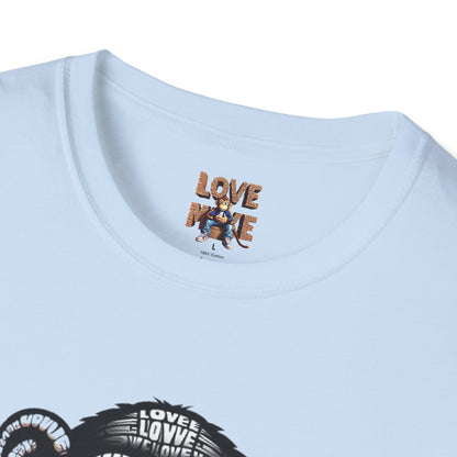 T-shirt - Funky & Stylish Love Monkey Design, Casual Wear for Trendy Fashion Lovers, Perfect Gift for Friends