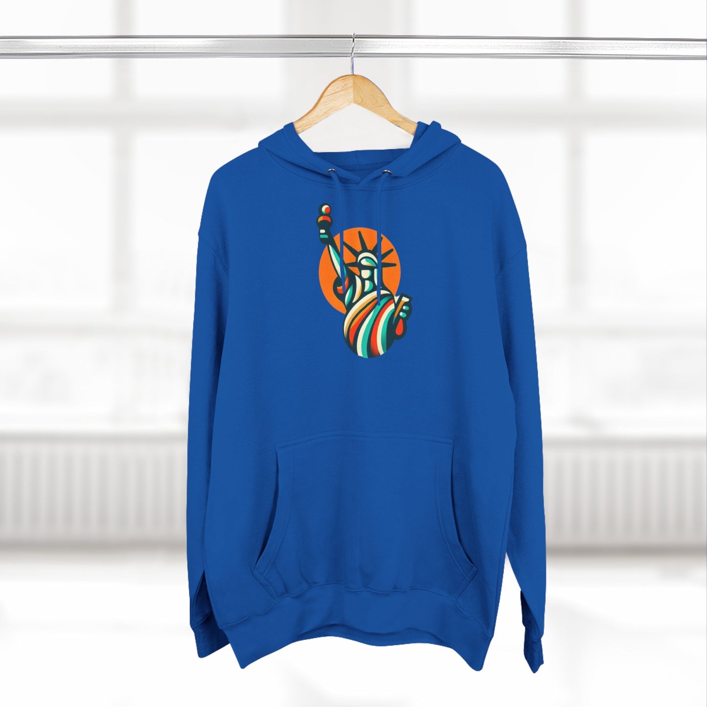 Retro 1970s Statue of Liberty Hoodie - Unisex Casual Wear Sweatshirt - Iconic American Landmark Gift for All Ages