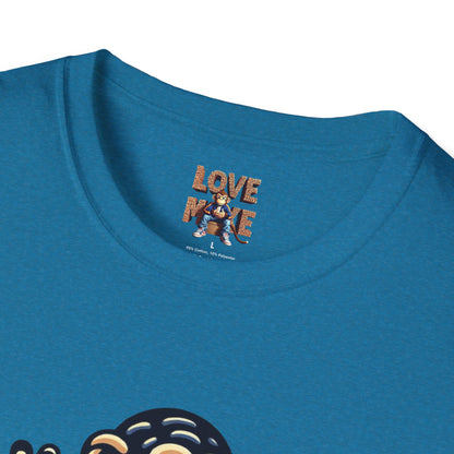 T-shirt - Funky & Stylish Love Monkey Design, Casual Wear for Trendy Fashion Lovers, Perfect Gift for Friends